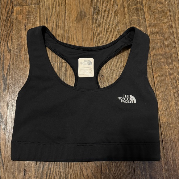 black sports bra with razor back from the north face!🖤 - Picture 1 of 4